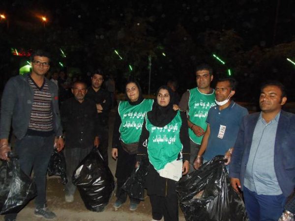 جمع‌آوری هزاران قطعه ظروف پلاستیکی از محل آیین‌های محرم نوش‌آباد